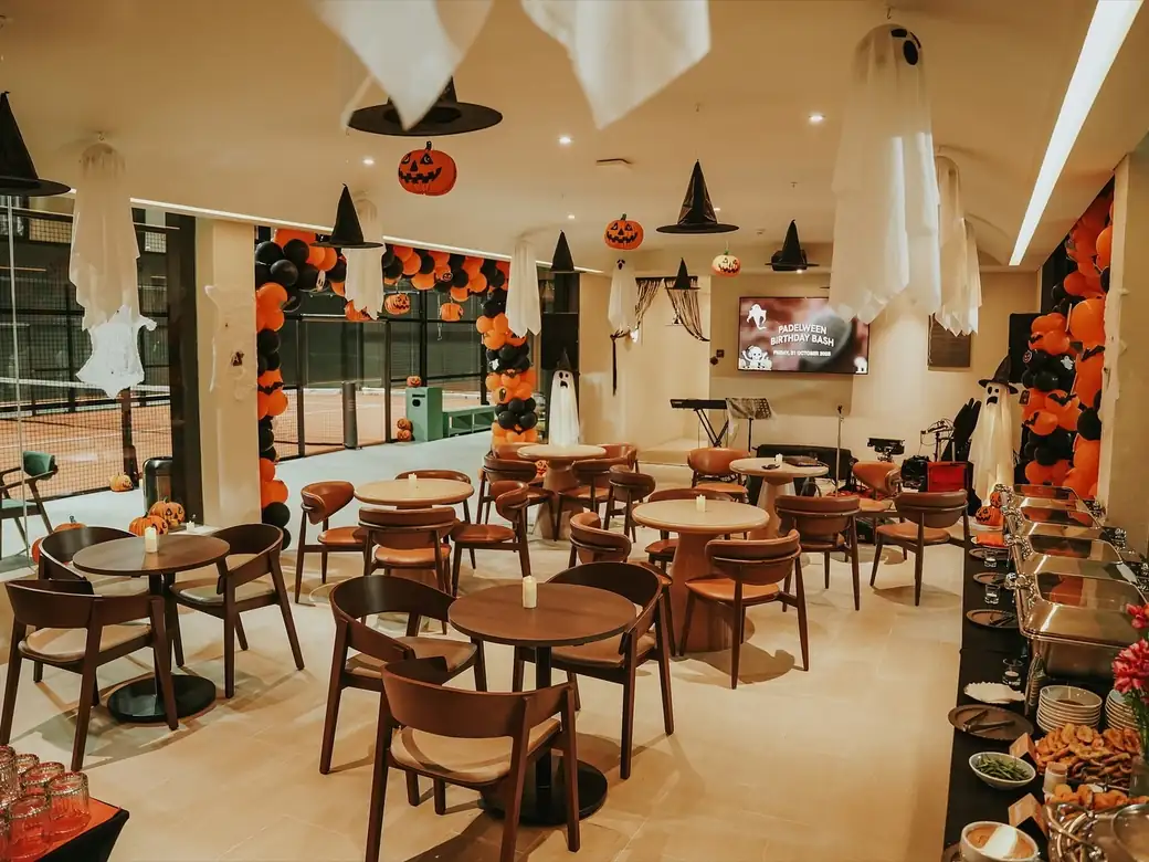 Inside Padeloom